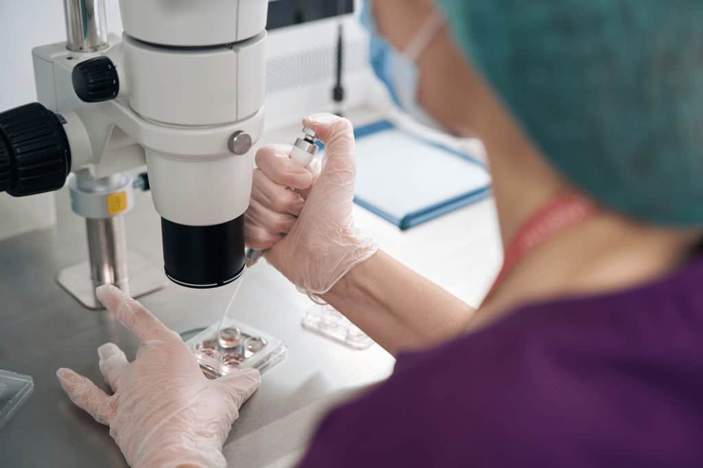 การเพาะเลี้ยงตัวอ่อนด้วย Embryoscope มีขั้นตอนไม่ยุ่งยาก