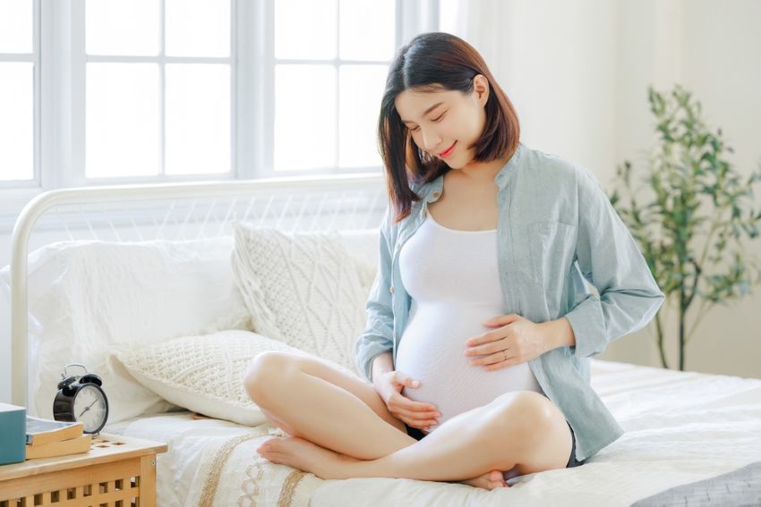 Mother pregnant when ready with Long-term Cryo technology